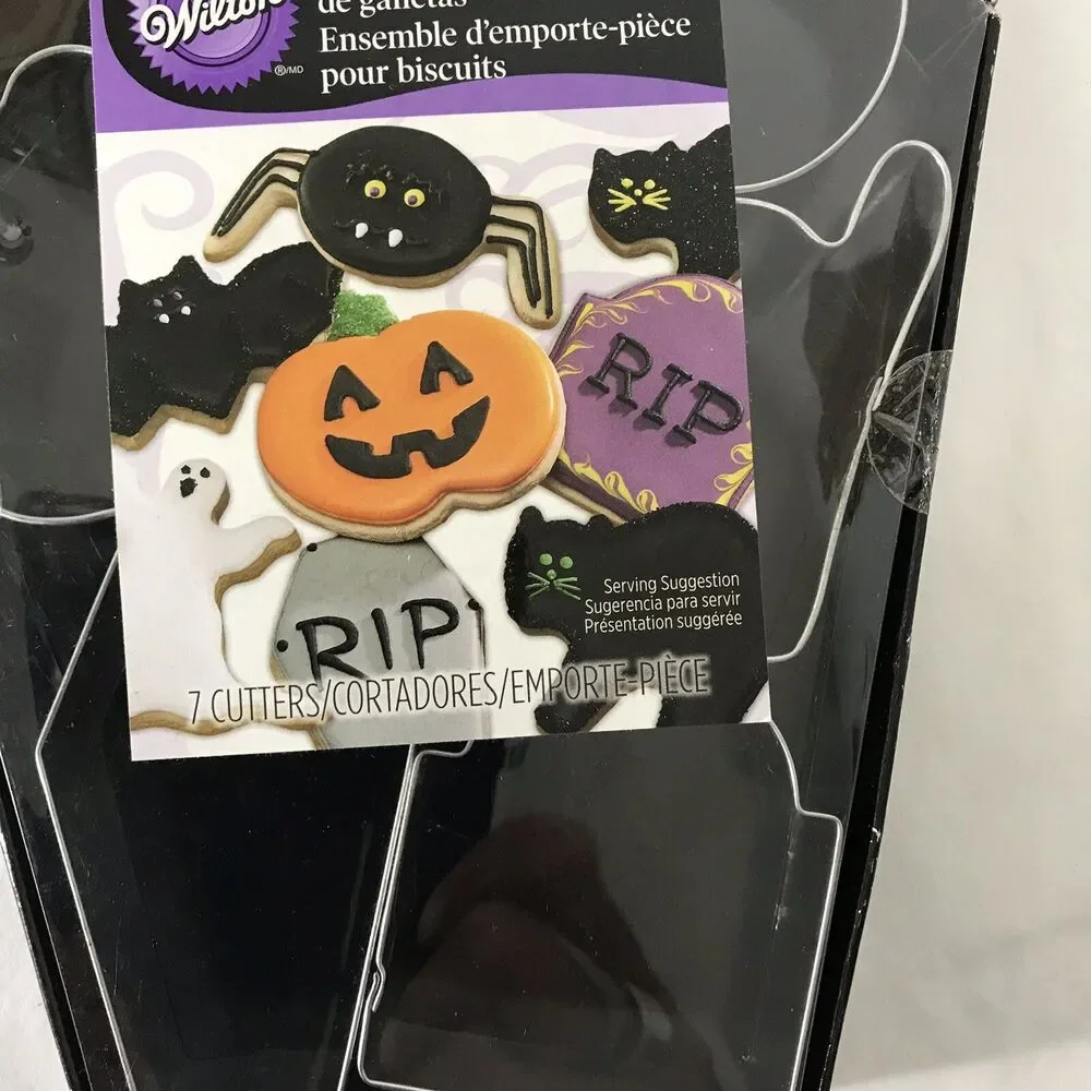 Wilton Coffin Cookie Cutter 7 Set Box NEW Halloween W0925 Pumpkin Cat Bat Ghost